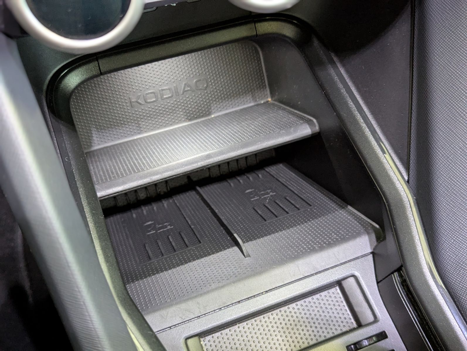Fahrzeugabbildung SKODA Kodiaq 2.0 4x4 Selectio Pano Matrix StHz AHK 19"