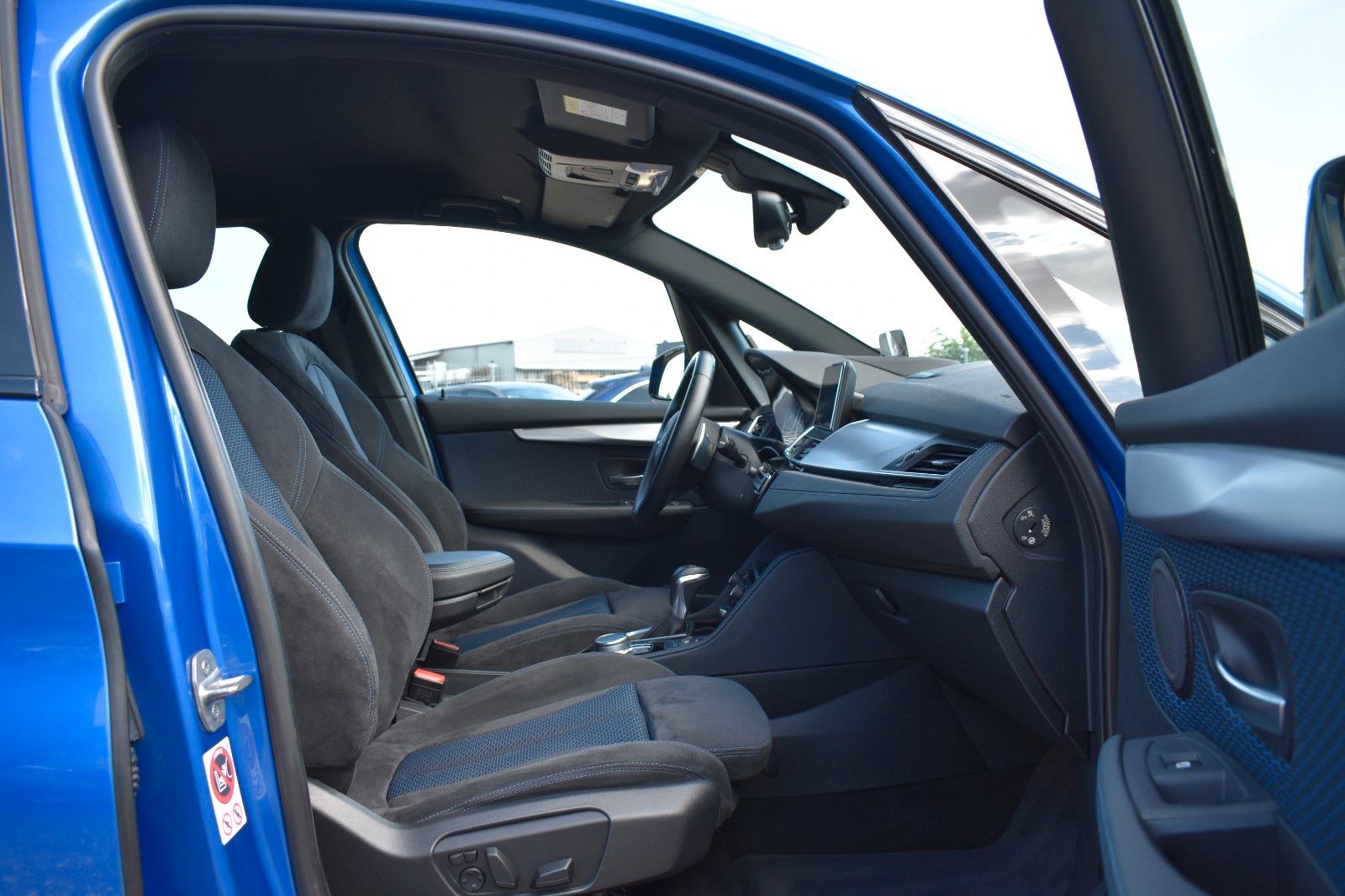 Fahrzeugabbildung BMW 220i Active Tourer M Sport HUD DAB Memory Kamera