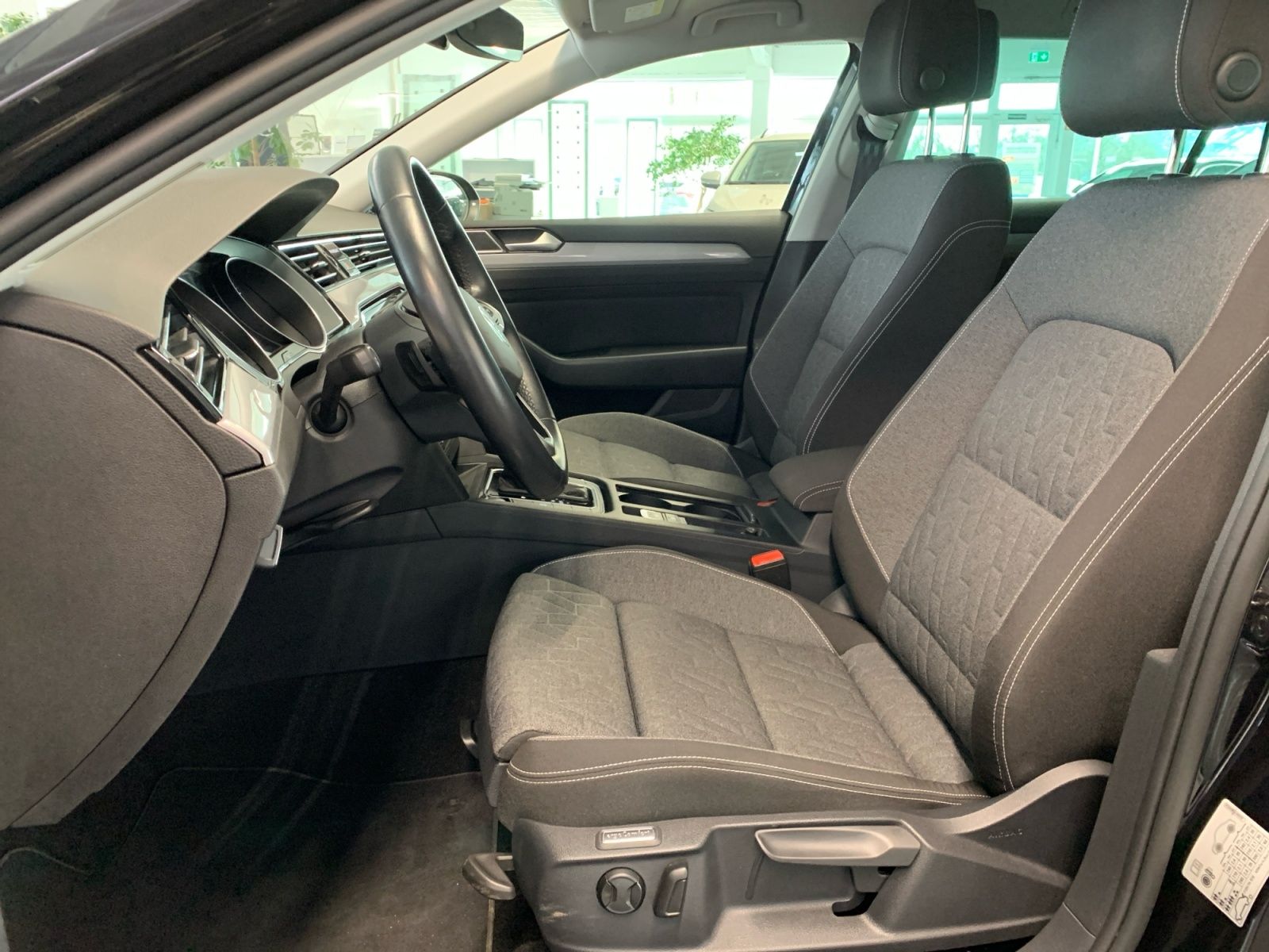 Volkswagen Passat Variant - Bild 14