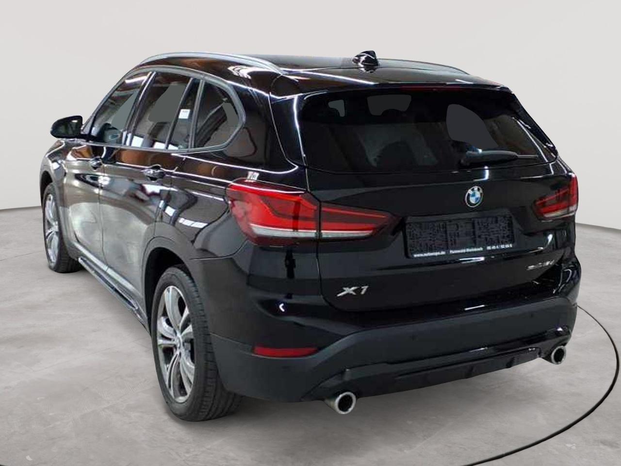 BMW X1 sDrive18d Sport Line Navi SHZ LED