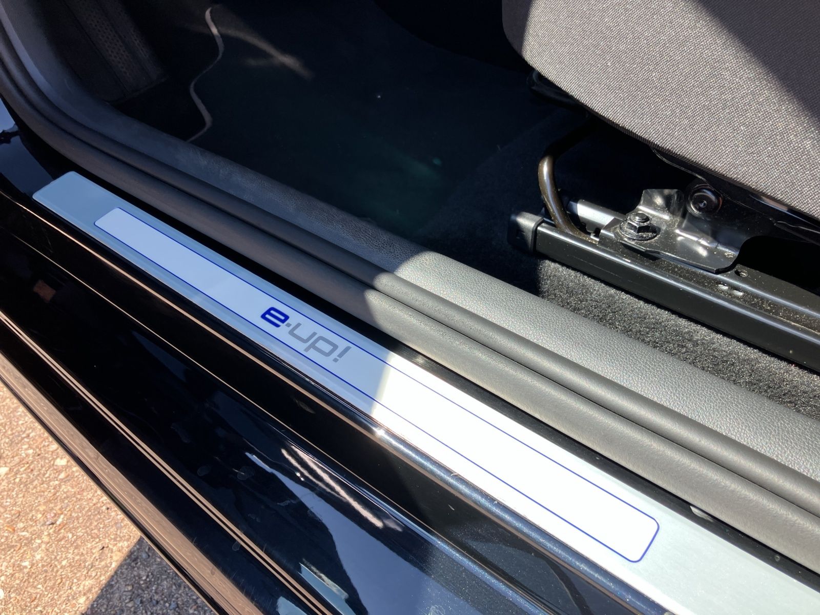 Fahrzeugabbildung Volkswagen up! e-up! Style Plus SHZ DAB+ Klima Bluetooth