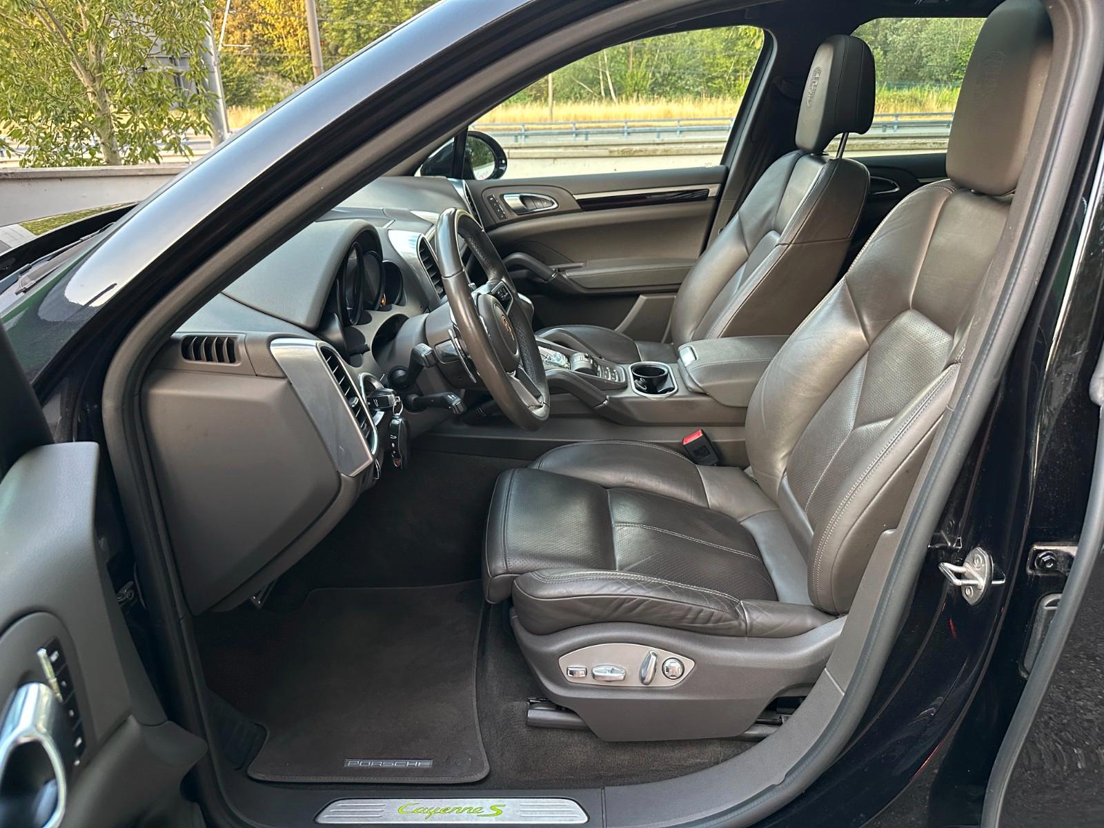 PORSCHE CAYENNE S E-HYBRID PLATINUM EDITION *PANO*LM-21" | 416 ch | 4X4 | BVA | 1-HD, TOP-AUSSTATTUNG!