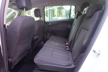 Opel Zafira Tourer - 12
