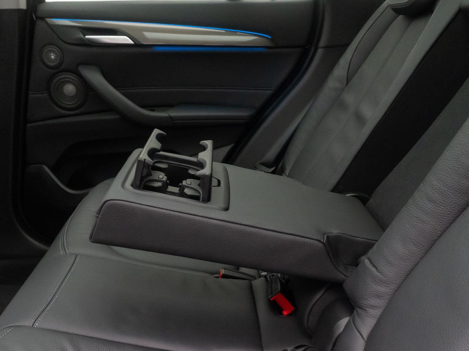 Fahrzeugabbildung BMW X1 xD25e xLine Panorama H/K Kamera DAB HUD Voll