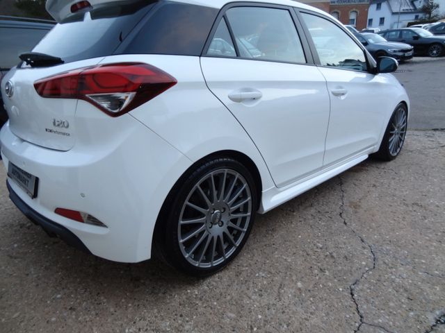Fahrzeugabbildung Hyundai i20 Sport/OZ-Felgen/Navi/Kamera/SitzH/