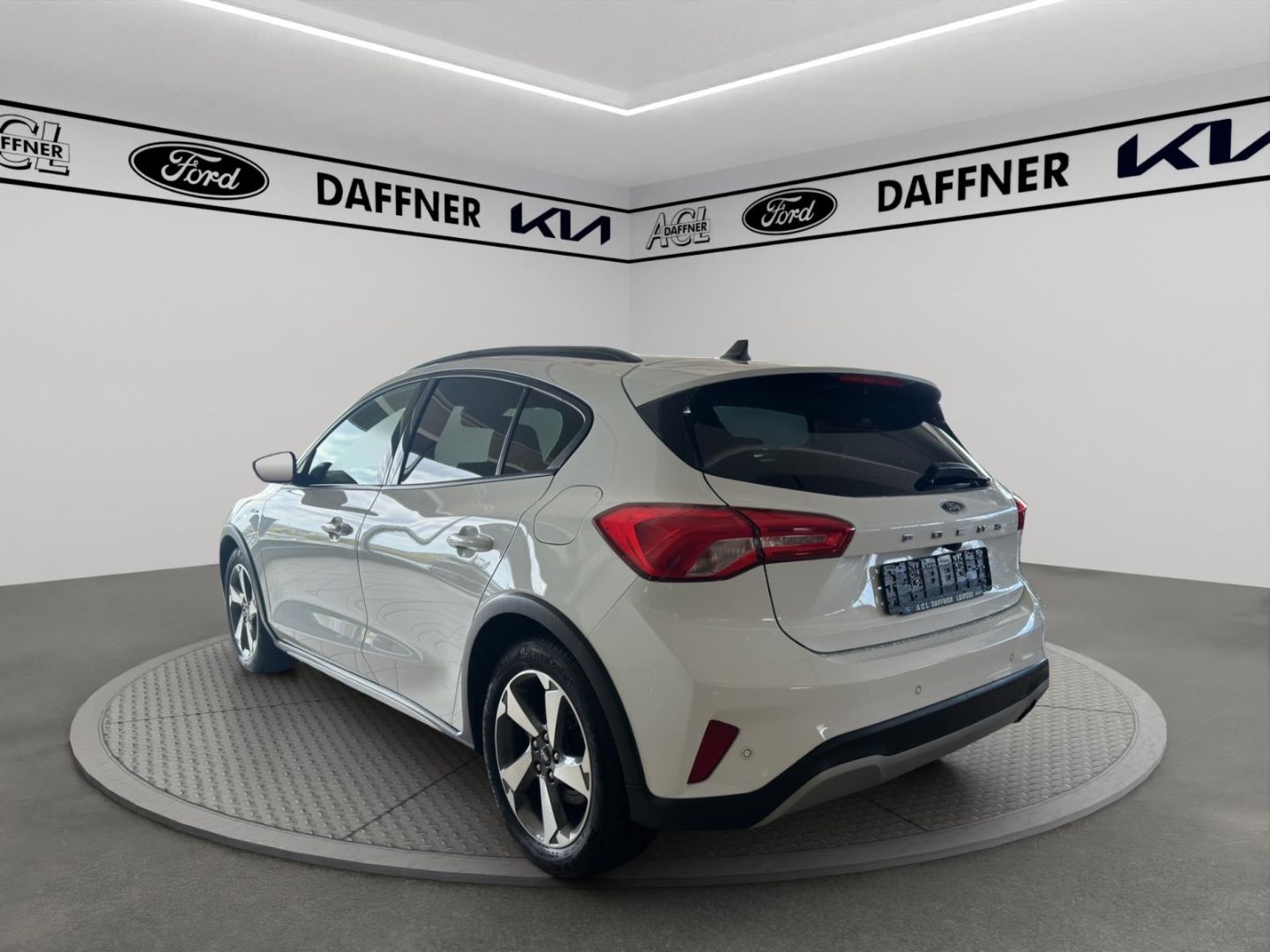Fahrzeugabbildung Ford Focus Active, AUTOMATIK, WINTERPAKET
