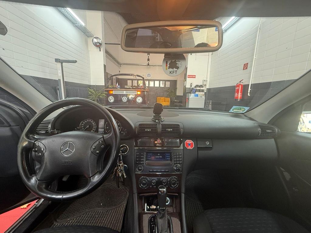 Mercedes-Benz C 230