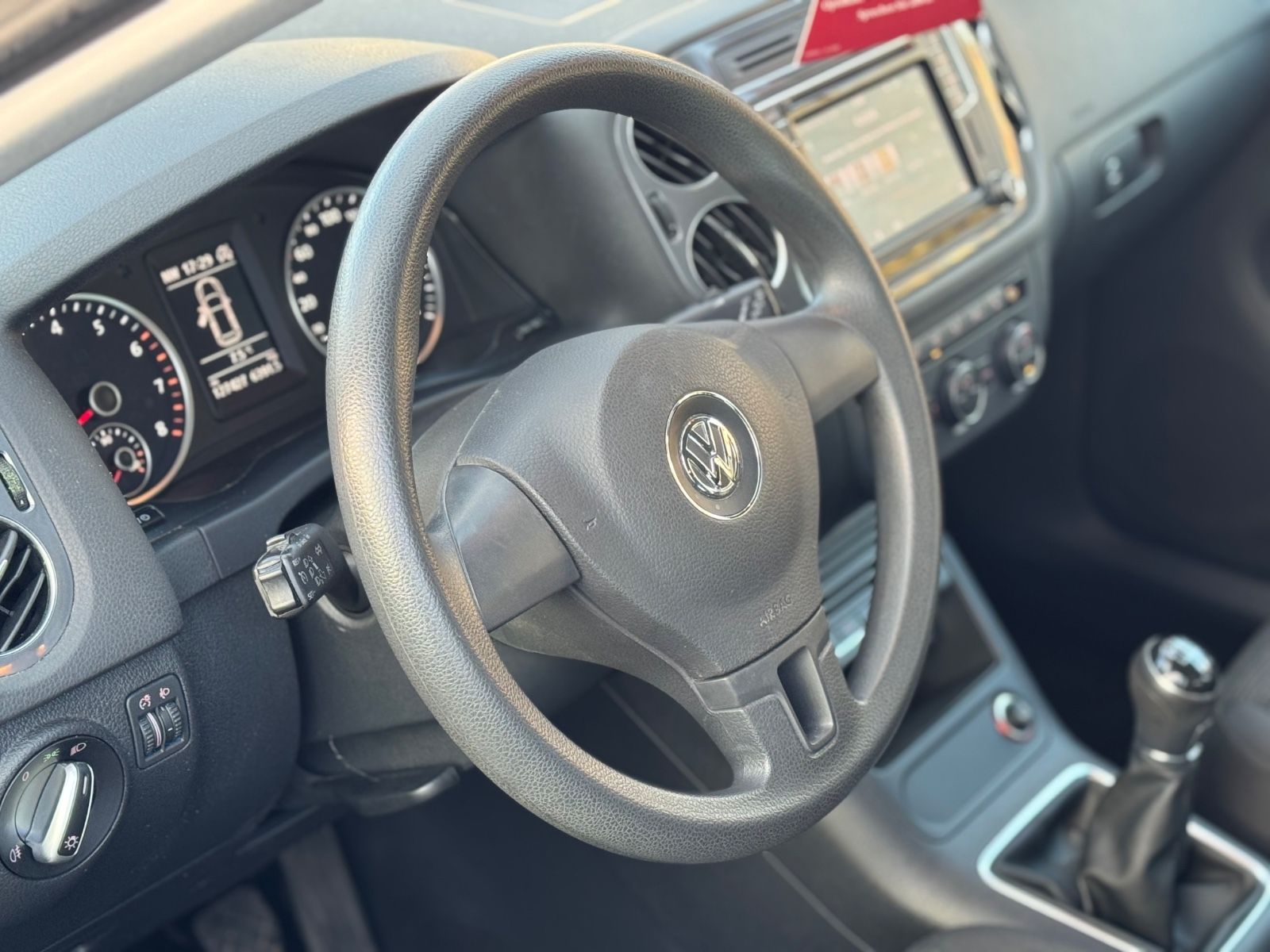 VW-Tiguan *Sithz*NAVI*Temp*PDC*2-Z.Klima*AHK*