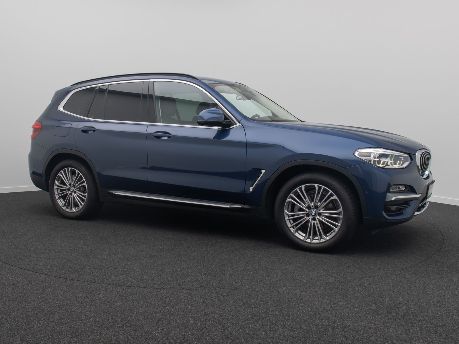 Fahrzeugabbildung BMW X3 xD20d Luxury Line Kamera AHK HUD Alarm 19Zoll