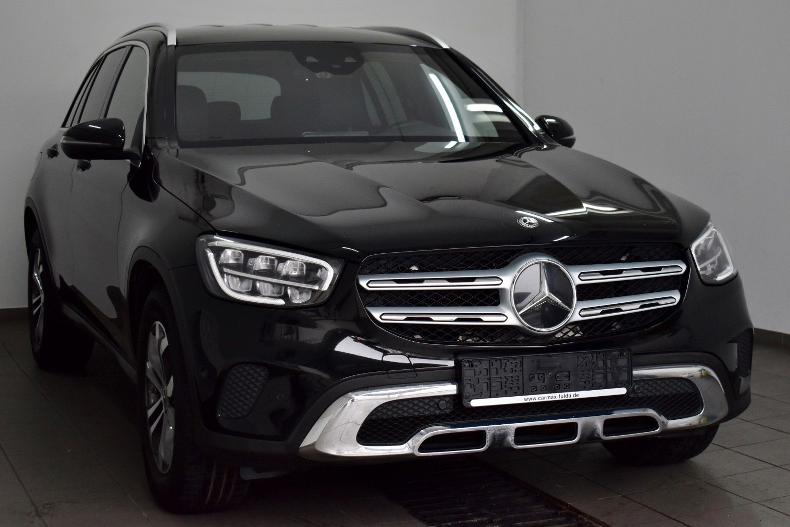 Fahrzeugabbildung Mercedes-Benz GLC 220d 4M  T.Leder,Navi,LED,SH,ParkPaket,SR+WR