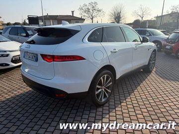 Jaguar F-Pace - 4