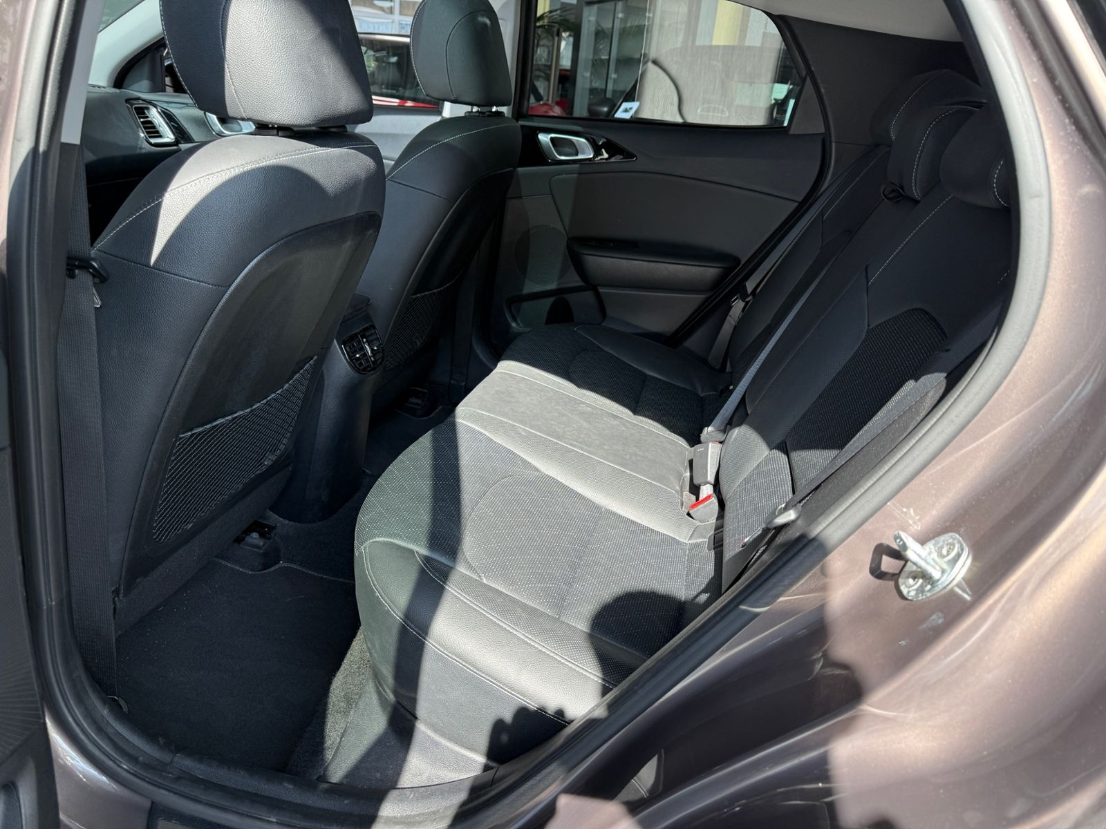 Fahrzeugabbildung Kia XCeed Platinum Edition PANO LEDER LED NAV SHZ