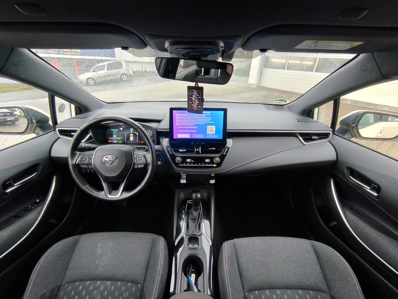Toyota Corolla Touring Sports 1.8 VVT i-Hybrid Business