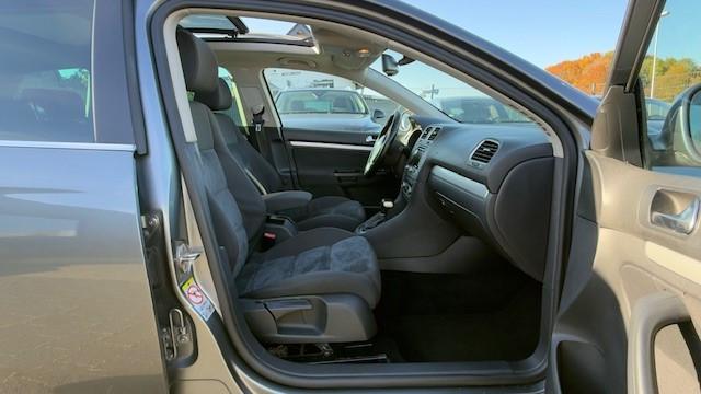 Volkswagen Golf 2010 — photo 12