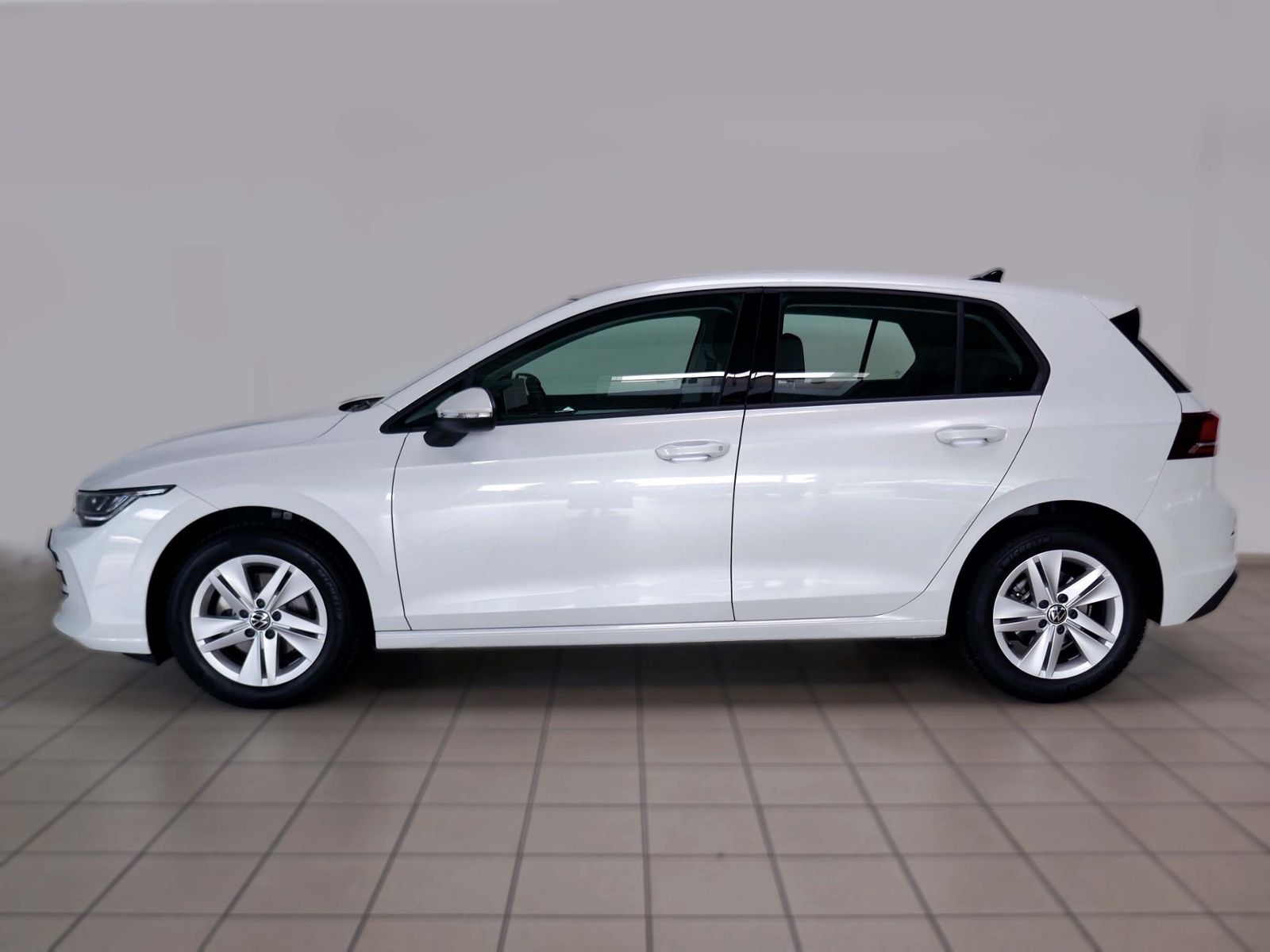 Fahrzeugabbildung Volkswagen Golf VIII Life 1.5 TSI | LED PDC ACC Navi