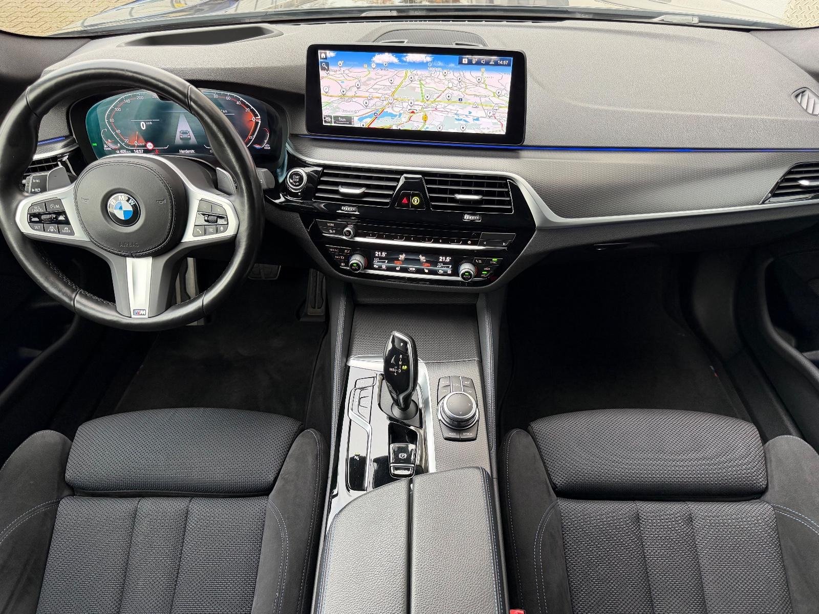 BMW 520dA xD*ACC*M SPORT*PANO*LASER*KAM*HEAD UP*KEY*