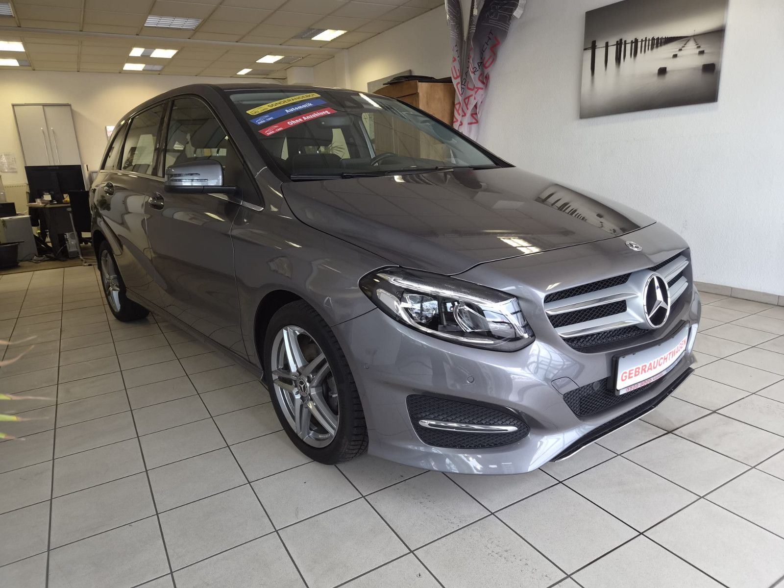 Fahrzeugabbildung Mercedes-Benz B 200 Urban Style Edition/LED/NAVI/SCHECKHEFT
