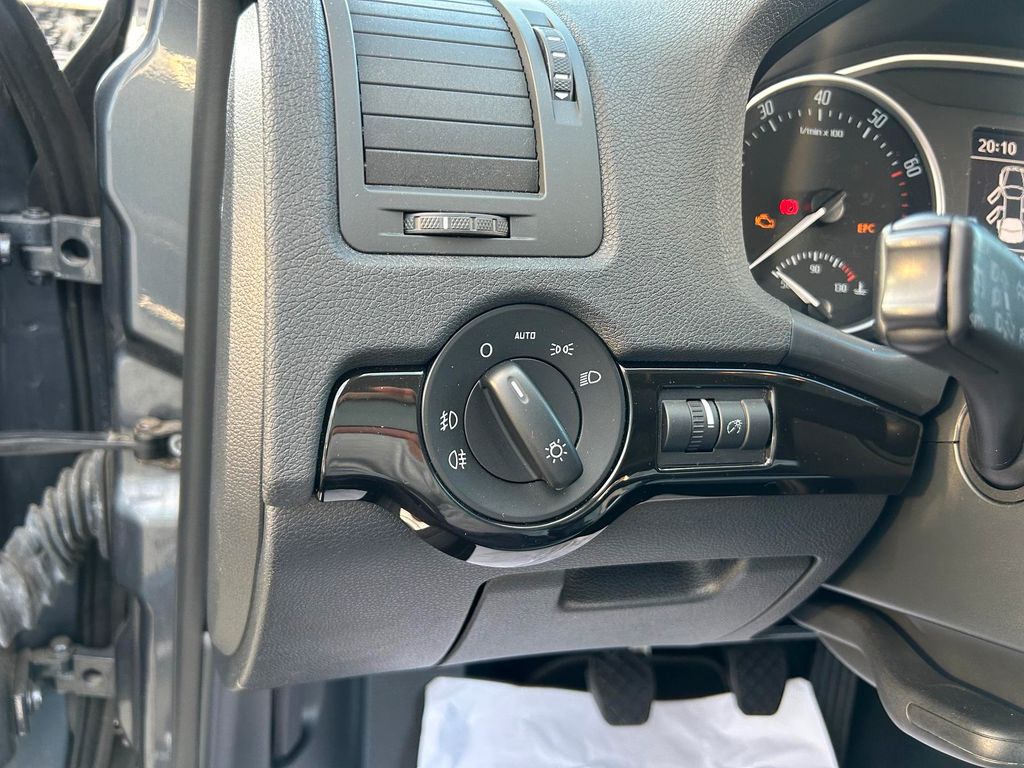 Car Image 25