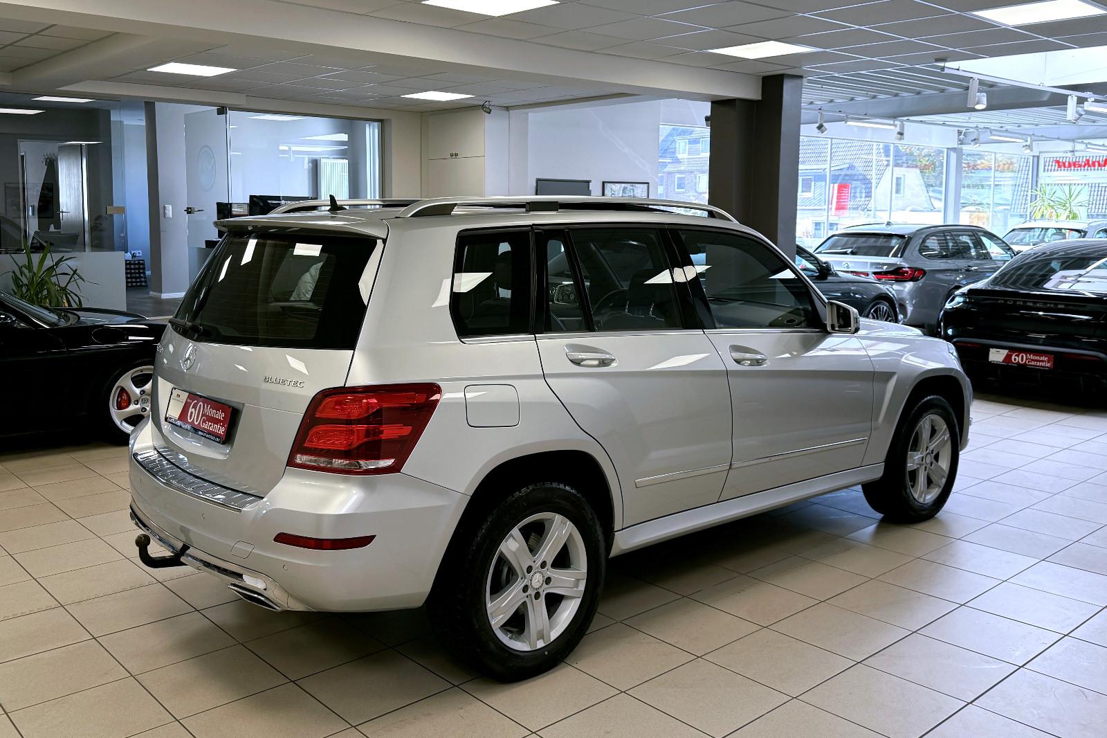 Mercedes-Benz GLK 250 CDI BT 4M *PanSD*AHK*Bi-Xenon*Leder*Navi