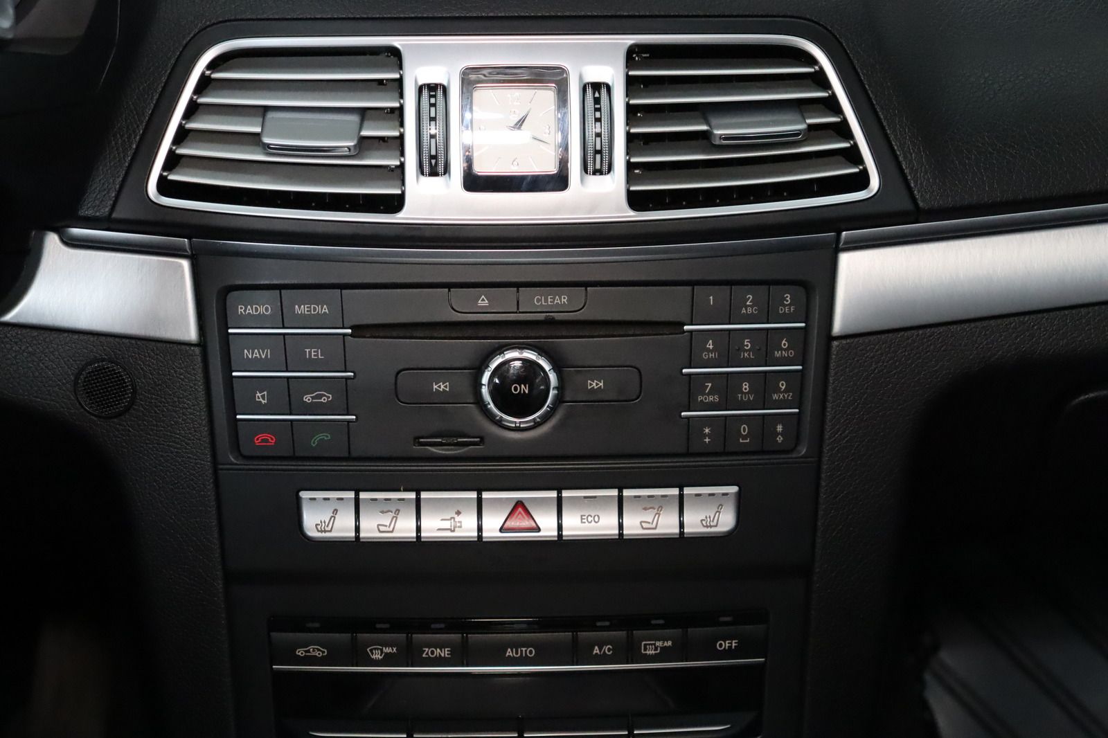 Fahrzeugabbildung Mercedes-Benz E 200 CGI Cabrio aus 1. Hand MwSt. ausw.