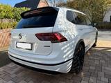Volkswagen Tiguan Allspace 2.0 TSI DSG 4M R-Line Black - VW Tiguan Allspace von privat