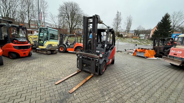 Linde H30T.TRIPLEX. Zinkenvertsellgerät. Seitenschiebe