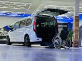Ford Grand Tourneo-DSG-Behindertengerecht-Rampe-1.Hd - Ford: Gran