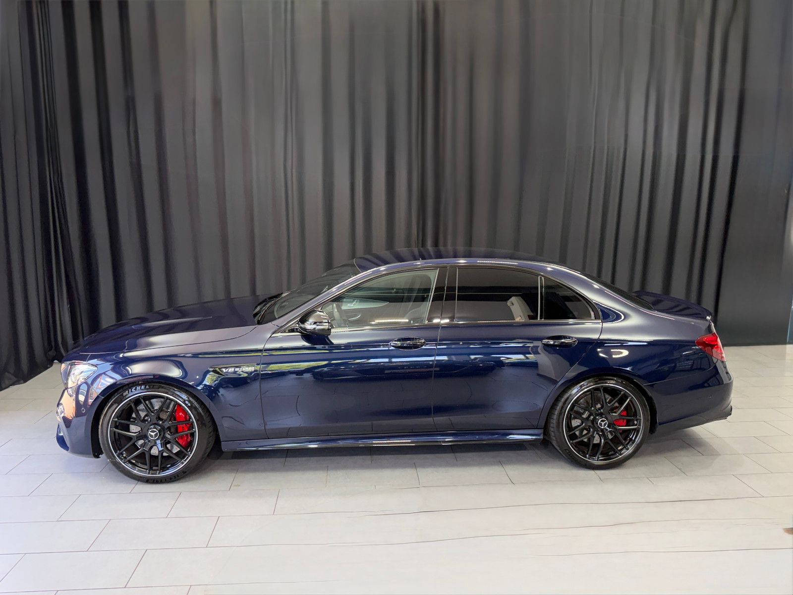 Fahrzeugabbildung Mercedes-Benz E 63 S AMG 4Matic+ |3D-BURMESTER|VOLL