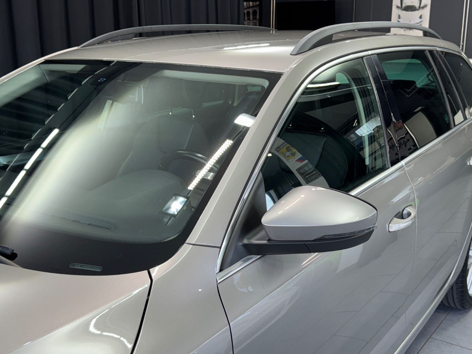 Fahrzeugabbildung SKODA Octavia Combi Elegance 4x4|NAVI|XENON|AHK|