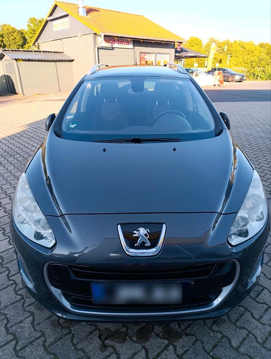 Peugeot 308 2011 — engine 111 HP (82kW)
