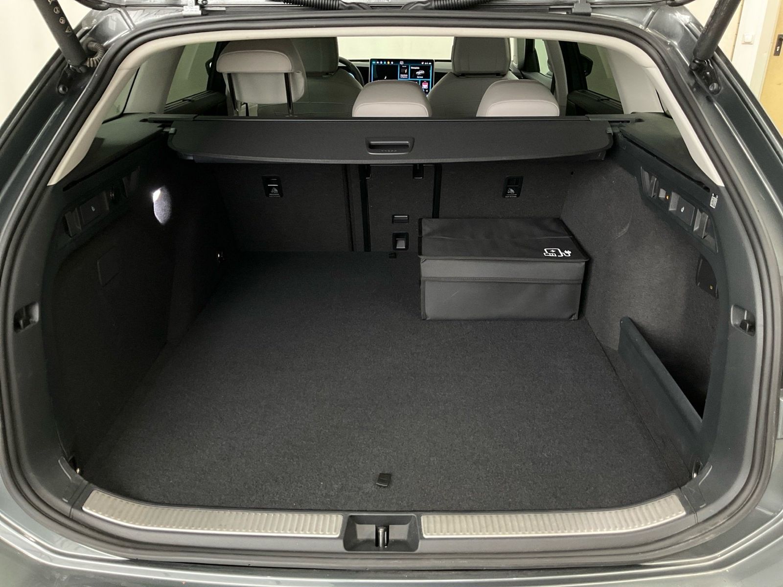 Volkswagen Passat Variant - Bild 8