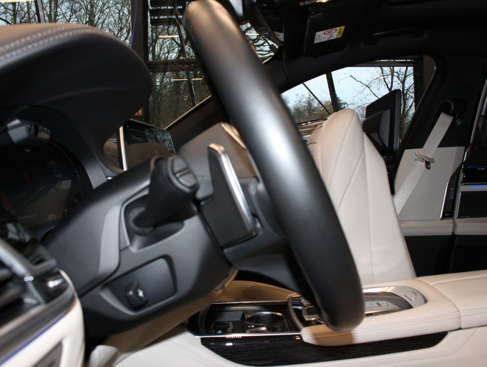 Fahrzeugabbildung BMW 750 L i xDrive M Sport Executive*Skylounge*VOLL