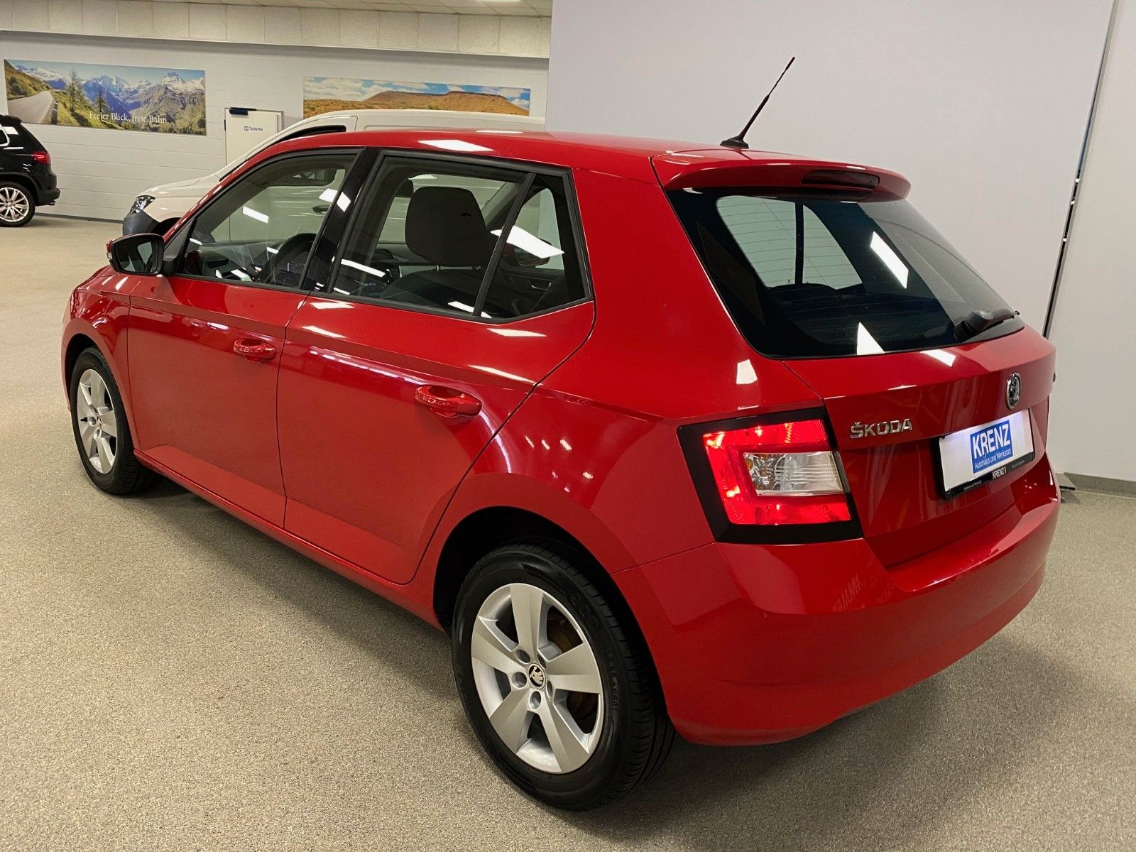Fahrzeugabbildung SKODA Fabia 1.0l MPI Ambition+SITZHEIZUNG+TELEFON+ALU+