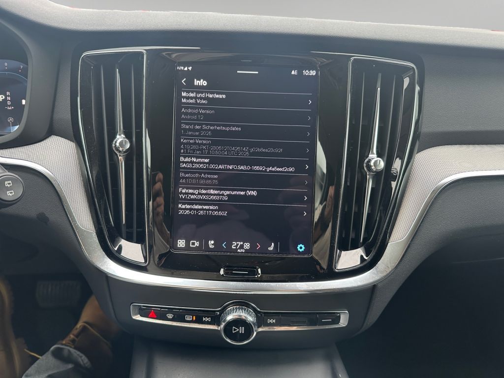 VOLVO V60 B4 B DKG Plus Dark 360° Frontscheibenheizung VOLVO V60 B4 B DKG Plus Dark 360° Frontscheibenheizung