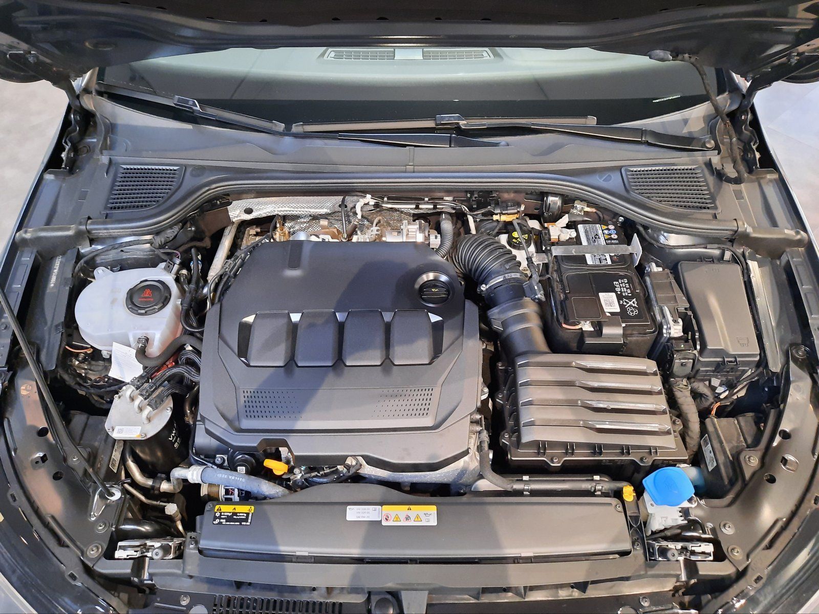 Fahrzeugabbildung Volkswagen Golf Variant Life TDI *Navi*Cam*LED*PDC*Sitzhzg*