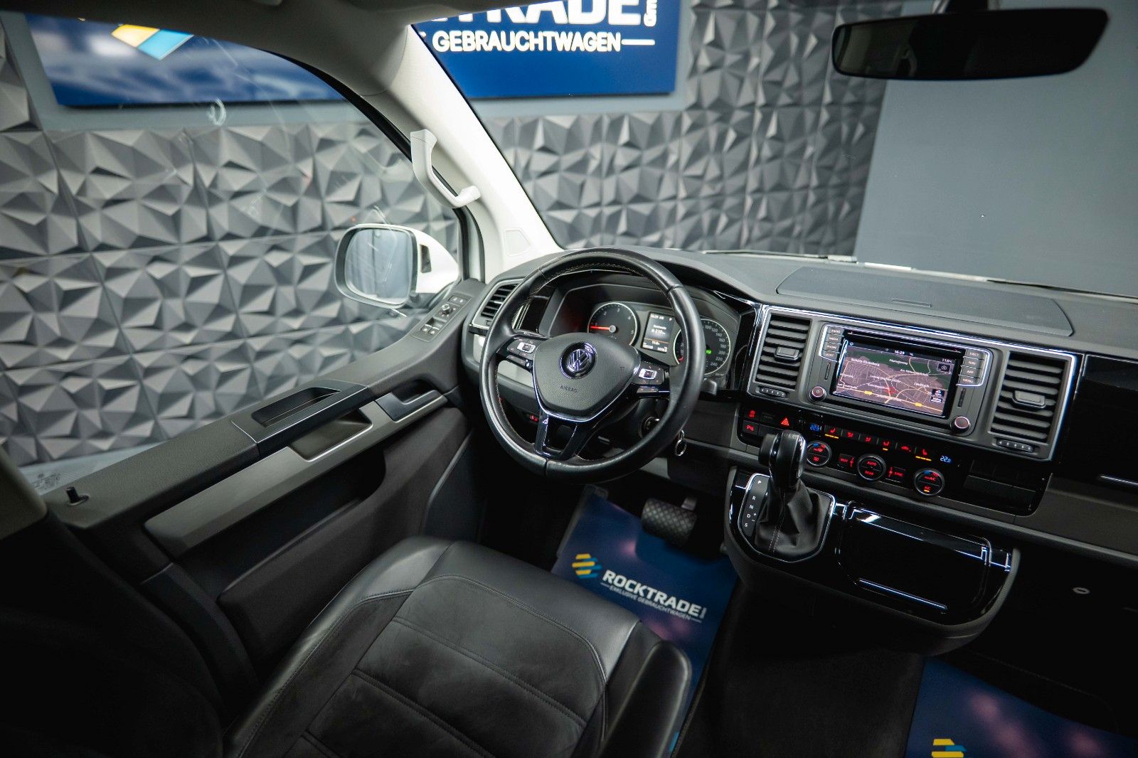 Fahrzeugabbildung Volkswagen T6 Multivan Generation Six *LED*Memory*ACC*