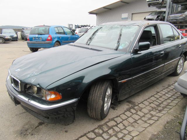 BMW 735i Automatik