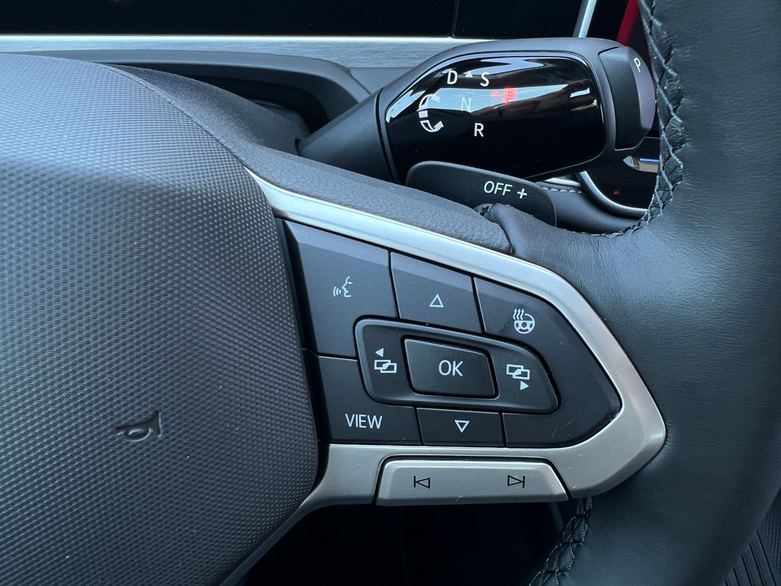 Fahrzeugabbildung Volkswagen Passat Variant Elegance 1.5 eTSI DSG *AHK,IQ-Lig