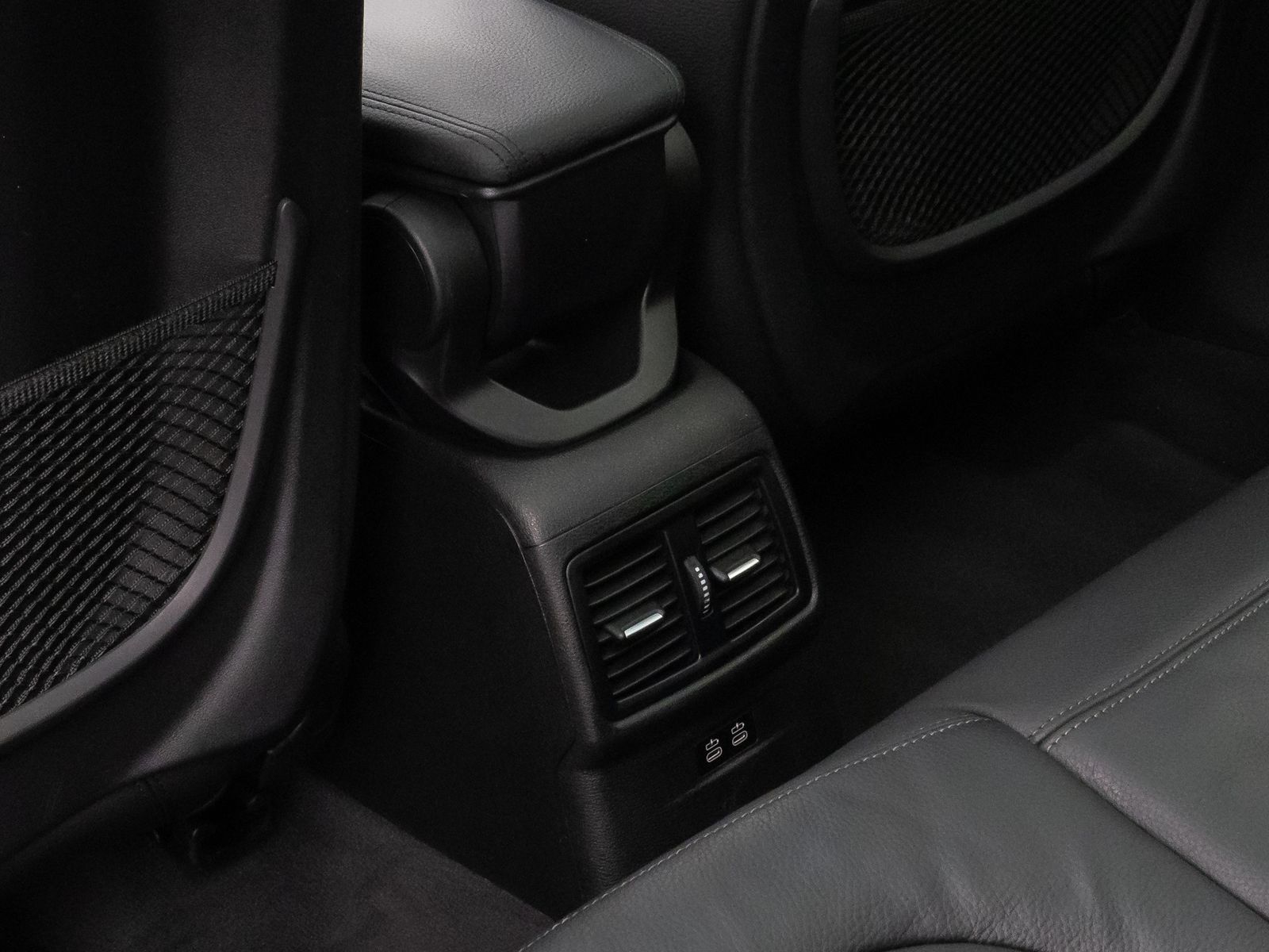 Fahrzeugabbildung BMW X1 xD25e xLine Panorama Kamera HUD DAB Komfort