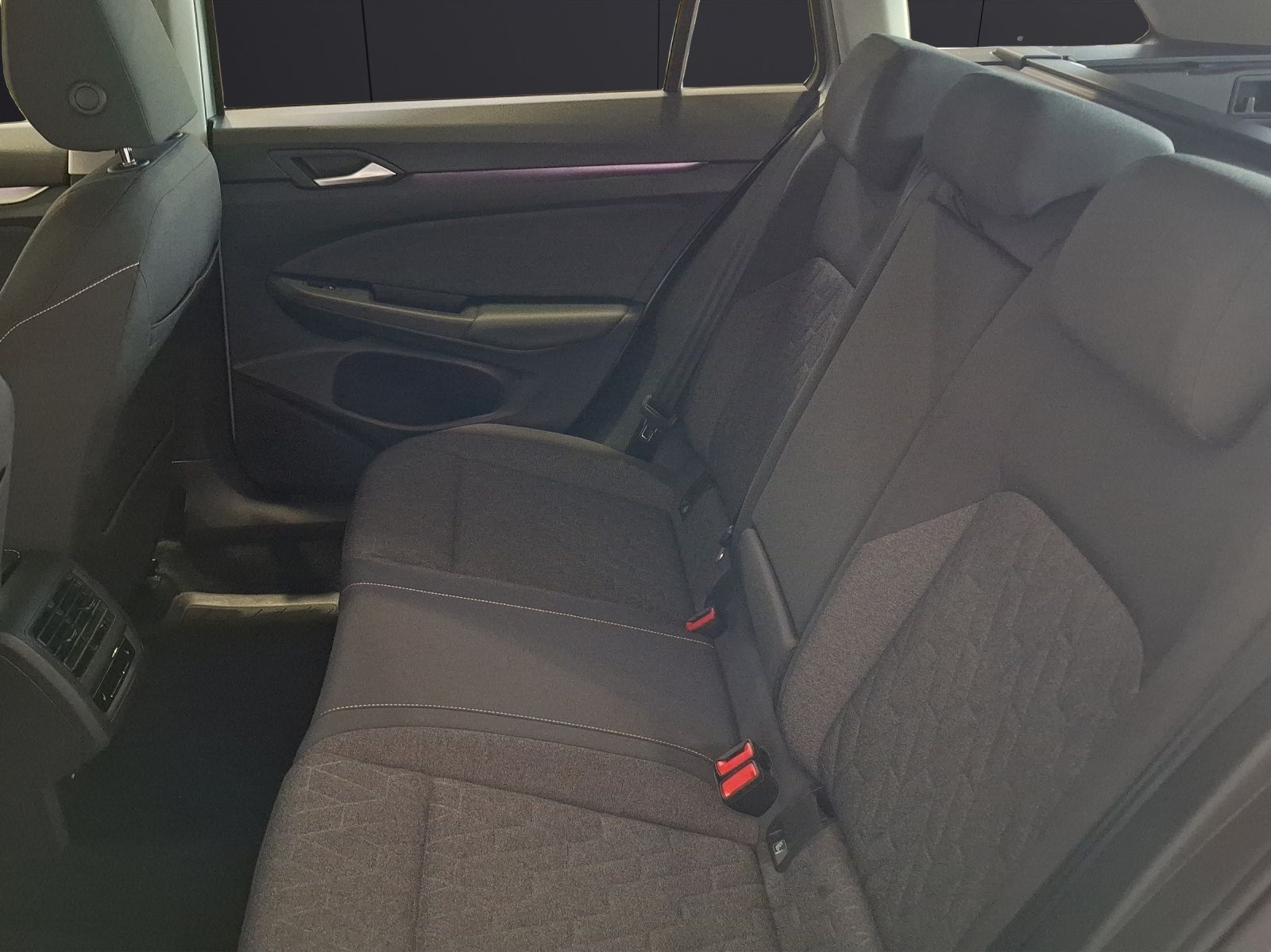 Fahrzeugabbildung Volkswagen Golf VIII Variant TSI Move Standhzg. LED AHK Car