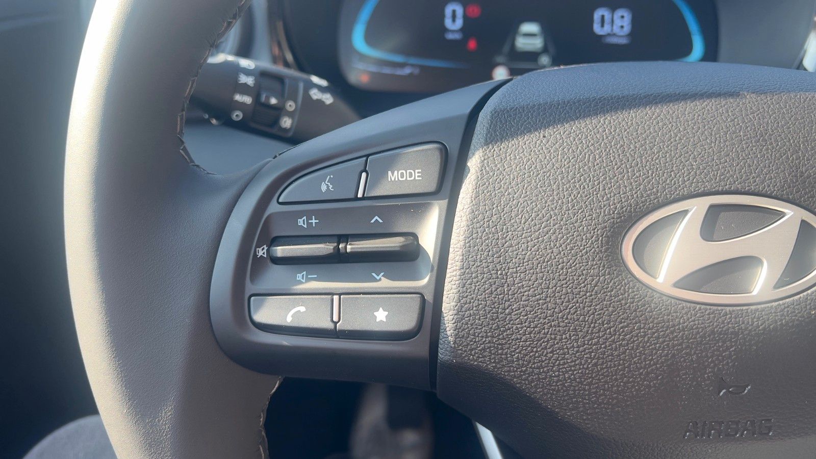 Fahrzeugabbildung Hyundai i10 1.0 Select *Navi*Klima*CarPlay*RFKamera*PDC*