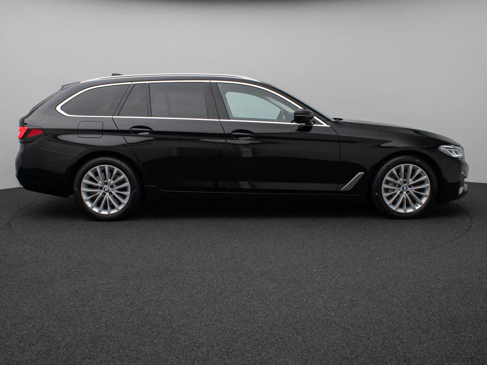 Fahrzeugabbildung BMW 530d xD Luxury Line 360° Laser HUD HiFi Komfort
