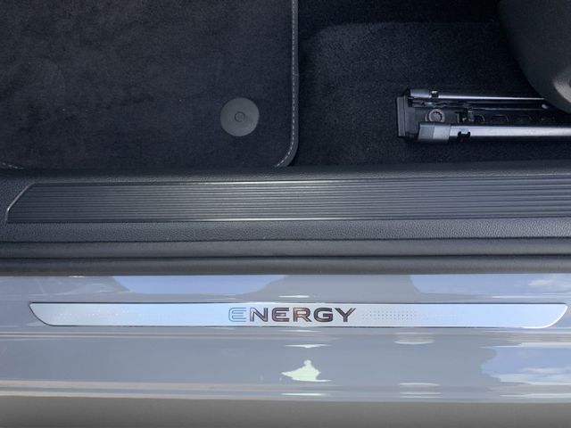 Golf VIII 1.5 eHybrid DSG ENERGY LED+AHK+HUD+DCP