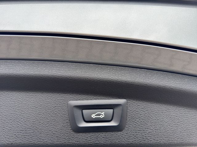 Fahrzeugabbildung BMW X2 sDrive 18i Automatik+LED+Kamera+Sportsi.+Navi
