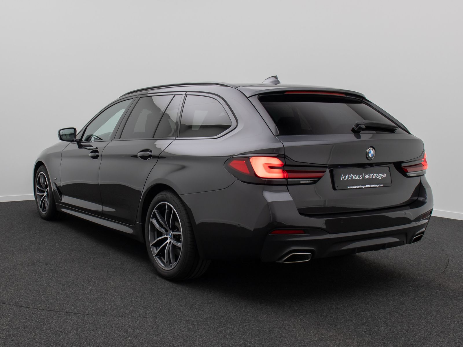 Fahrzeugabbildung BMW 520d M Sport Laser AHK HUD DAB Kamera Komfort