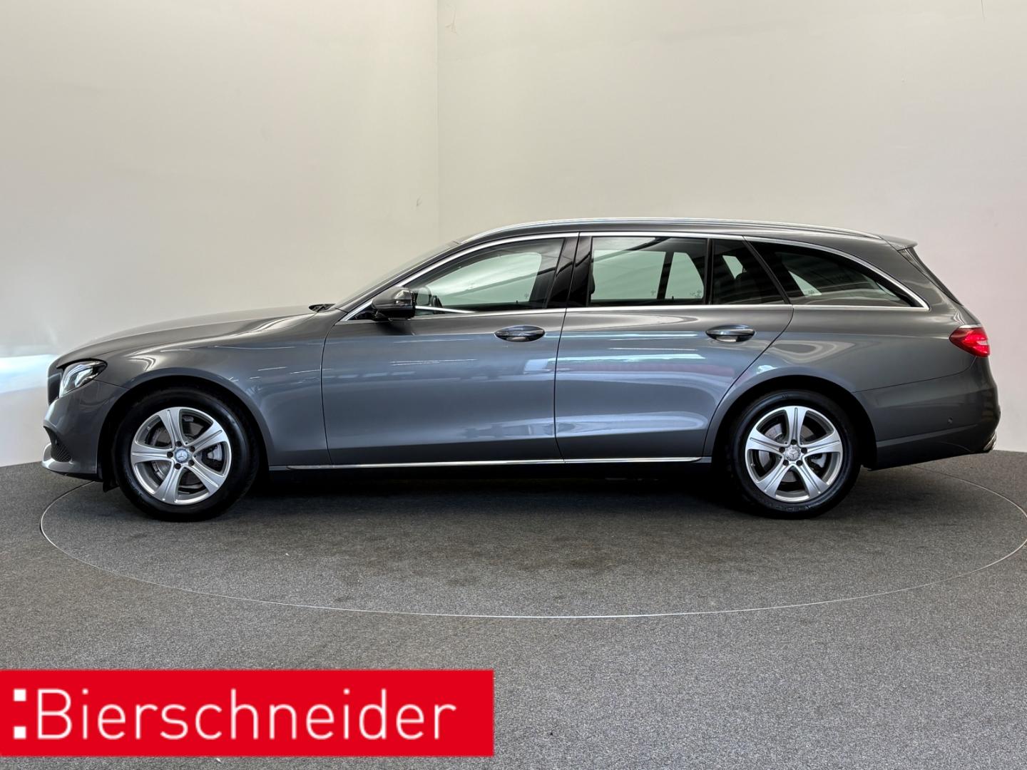 Mercedes-Benz E 200 T-Modell Avantgarde LED KAMERA AHK NAVI