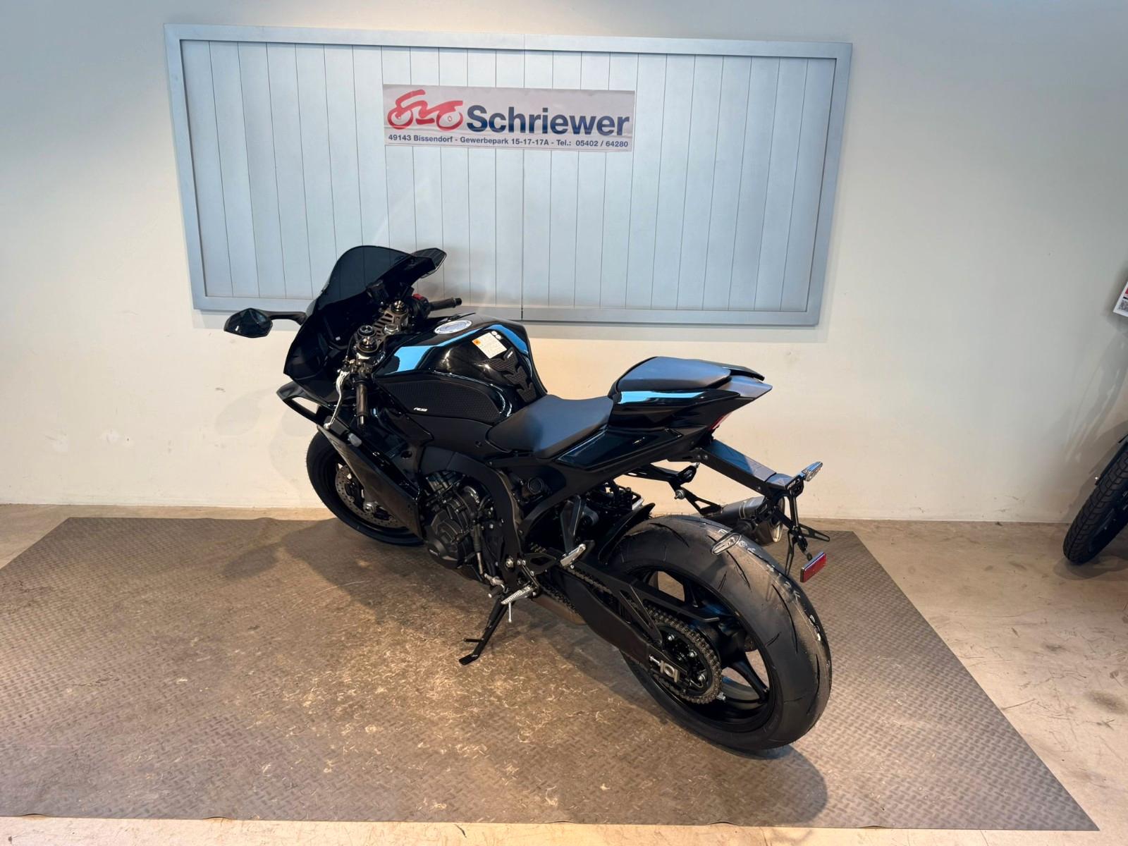 Yamaha R9