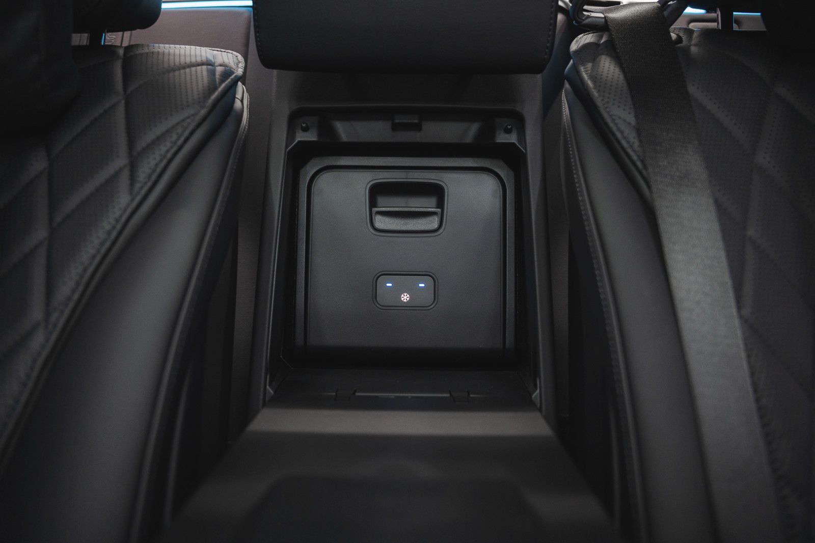 Fahrzeugabbildung Mercedes-Benz S 450 4M Lang MY27 Facelift AMG Plus Fond TV