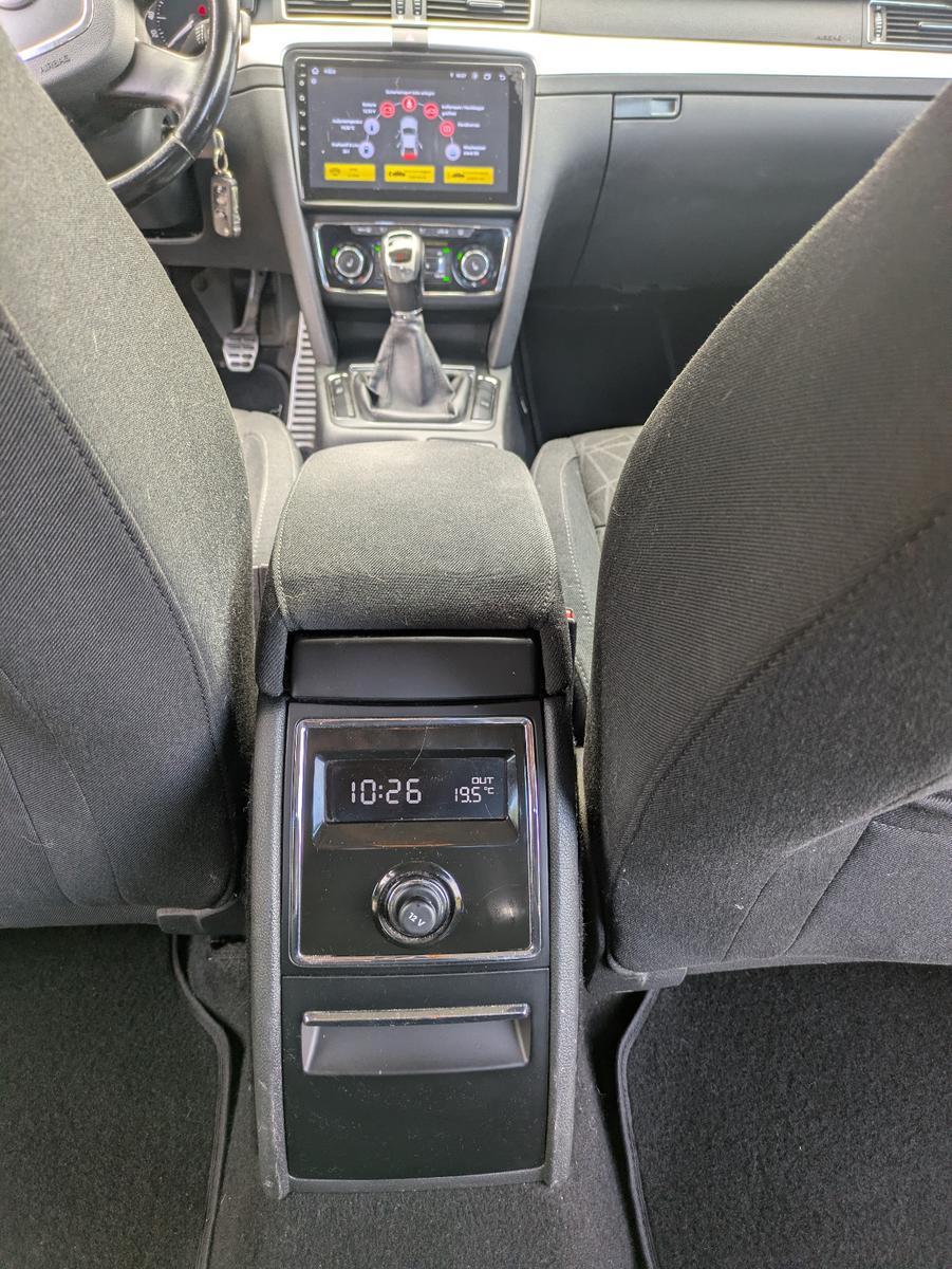 Skoda Superb 2011 — photo 9