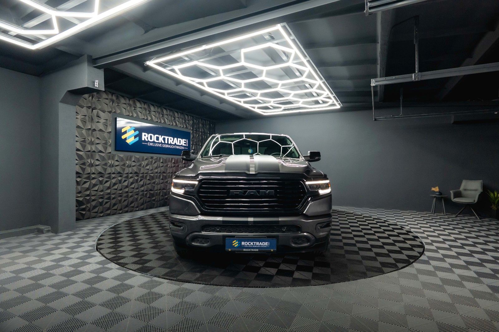 Fahrzeugabbildung Dodge RAM 5.7 V8 HEMI 4x4 LARAMIE Offroad Night LED